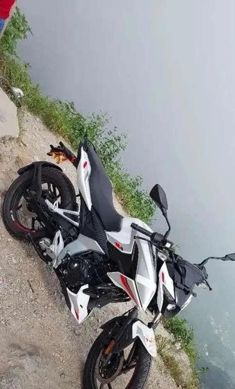 Nov 2022 cash purchase Siliguri ARO New bike showroom condition