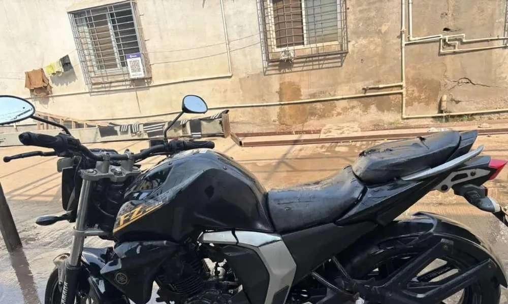 Yamaha FZ V 2 in best condition two FZ i have