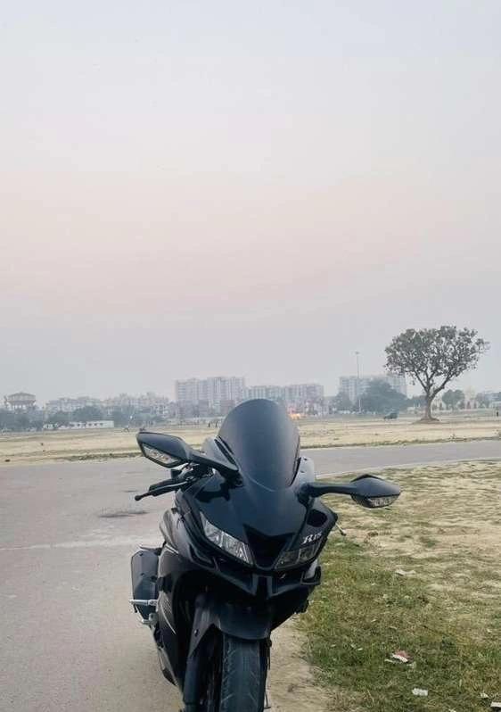 Yamaha r15 v3 black